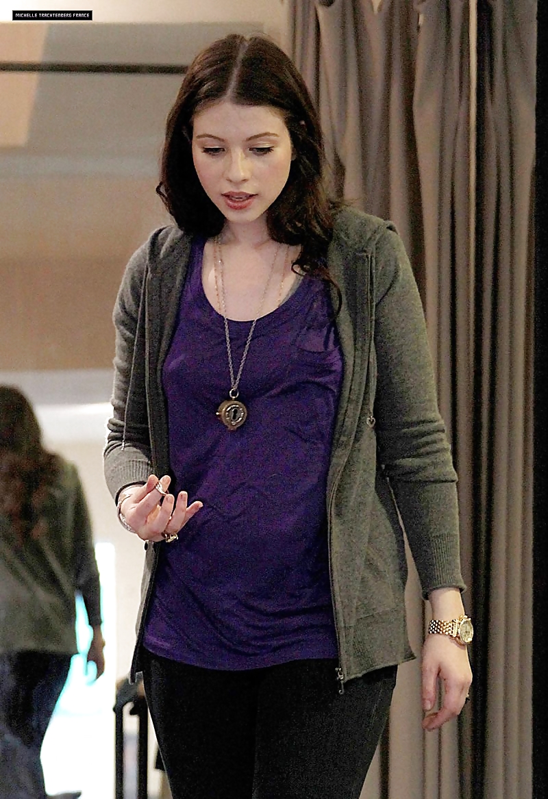 Michelle Trachtenberg - Tight JEANS, part 1 #8645324