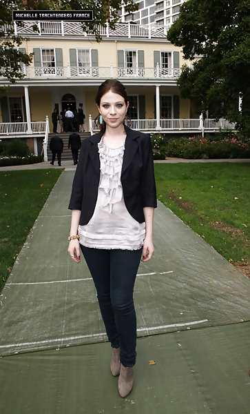 Michelle Trachtenberg - Tight JEANS, part 1 #8645648