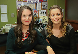 Alison Le Brie De La Communauté Et Gillian Jacobs Mega Collection #671816