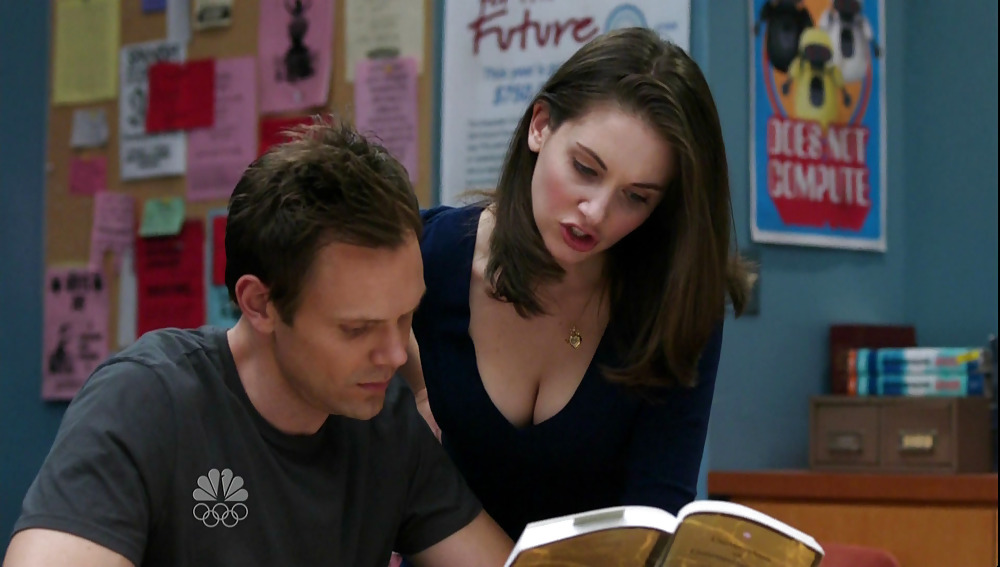 Alison Le Brie De La Communauté Et Gillian Jacobs Mega Collection #675102