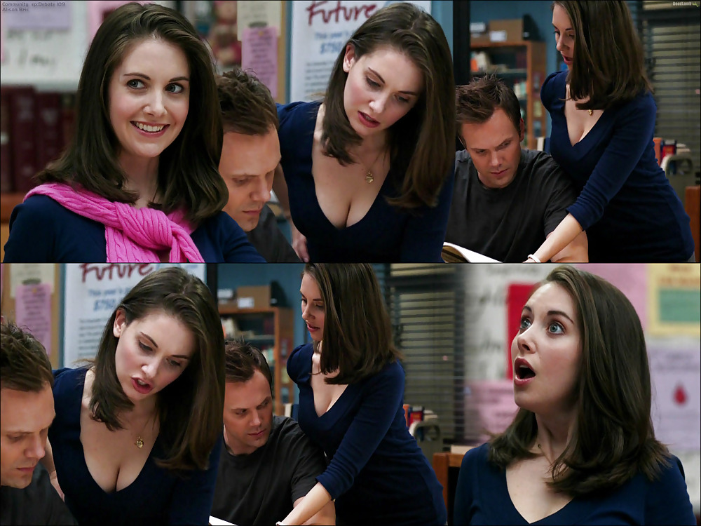 Alison Le Brie De La Communauté Et Gillian Jacobs Mega Collection #675806