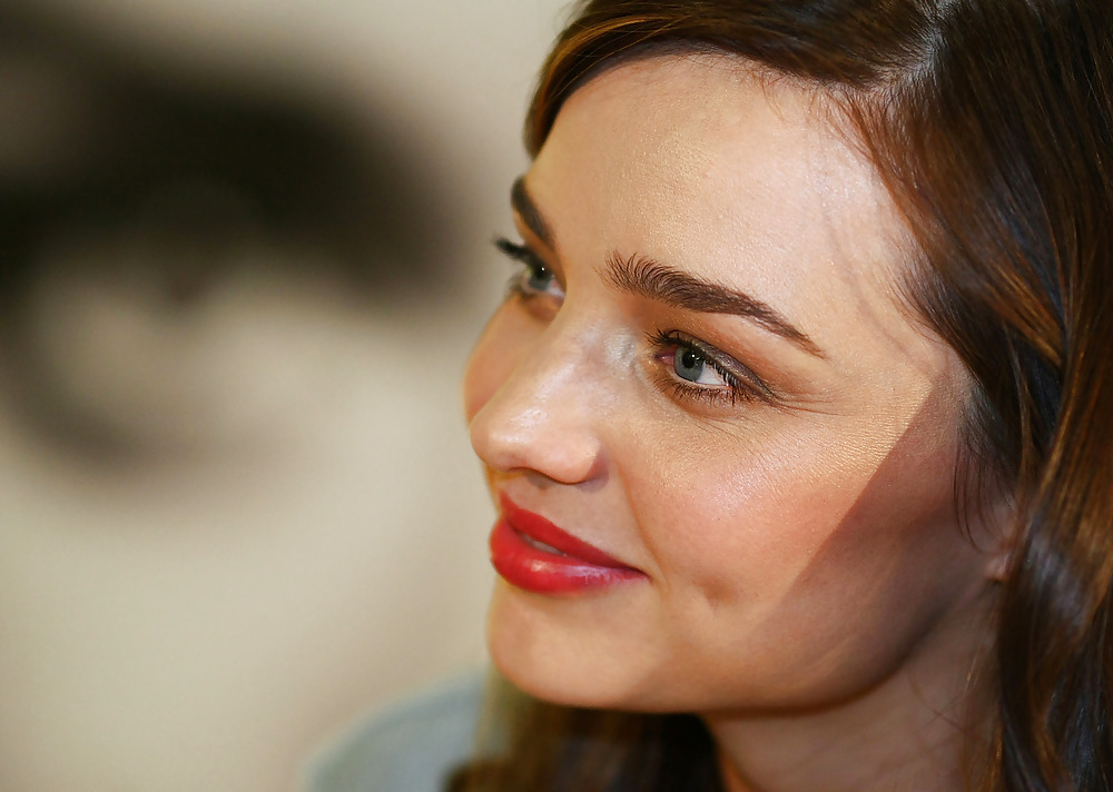 Miranda Kerr La Promotion Des Soins De La Peau Cora à Sydney #7310509