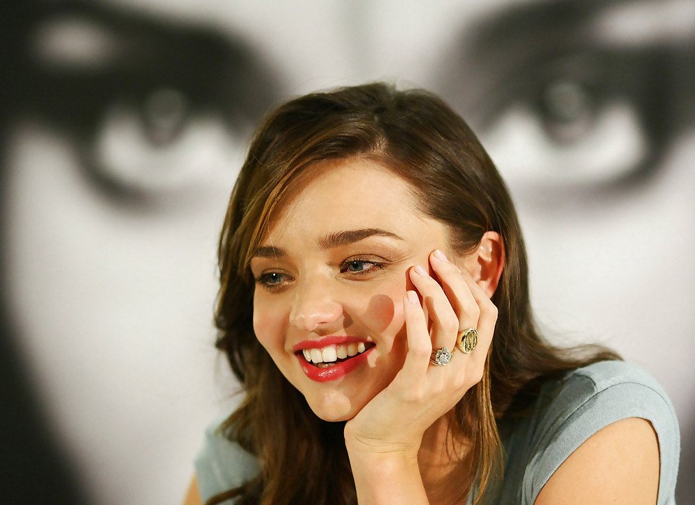 Miranda Kerr La Promotion Des Soins De La Peau Cora à Sydney #7310550