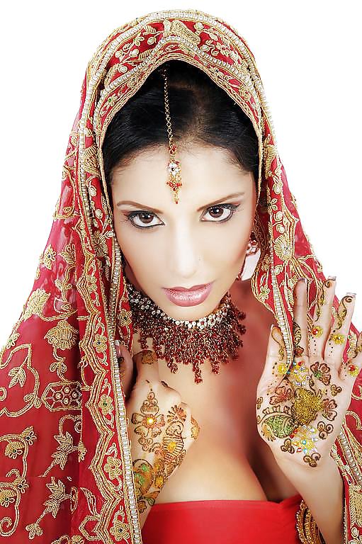 Pakistani Bride Model (SPECIAL THANKYOU 4RM MASERATI) #11342627