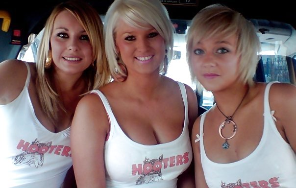 Hooters #10745612