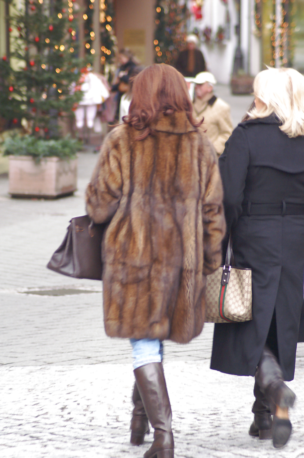 Street fur #20683894