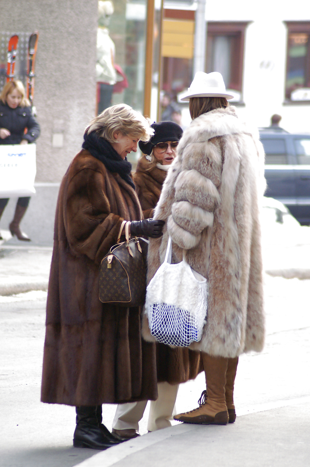 Street fur #20684081