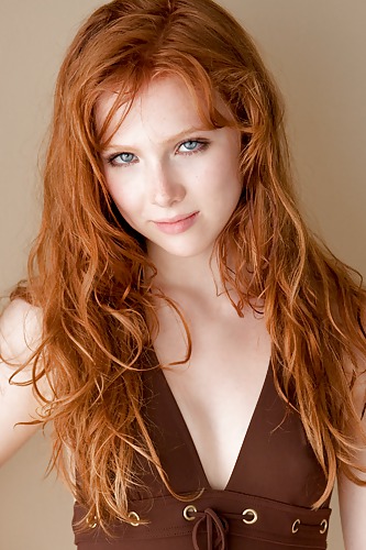 Molly Quinn #16814093