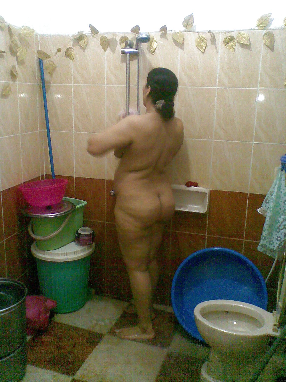 Sahar take a bath #13604011