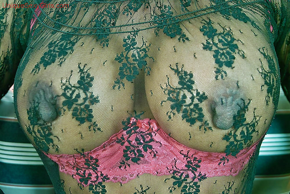 Stunning ebony milf claudia shares her stunning huge nipples #13516556