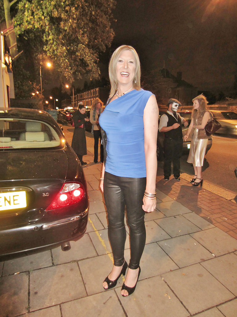 Algunas chicas magníficas con algo más
 #6221122