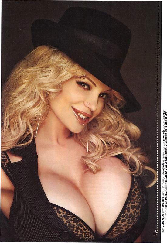 Tetas grandes
 #15309336