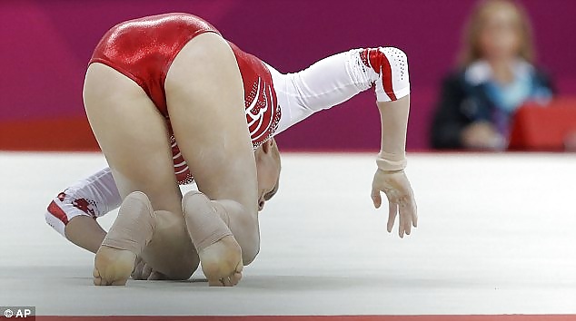 Gymnastik Mädchen (Akt Und Keine Nackt) #17032628