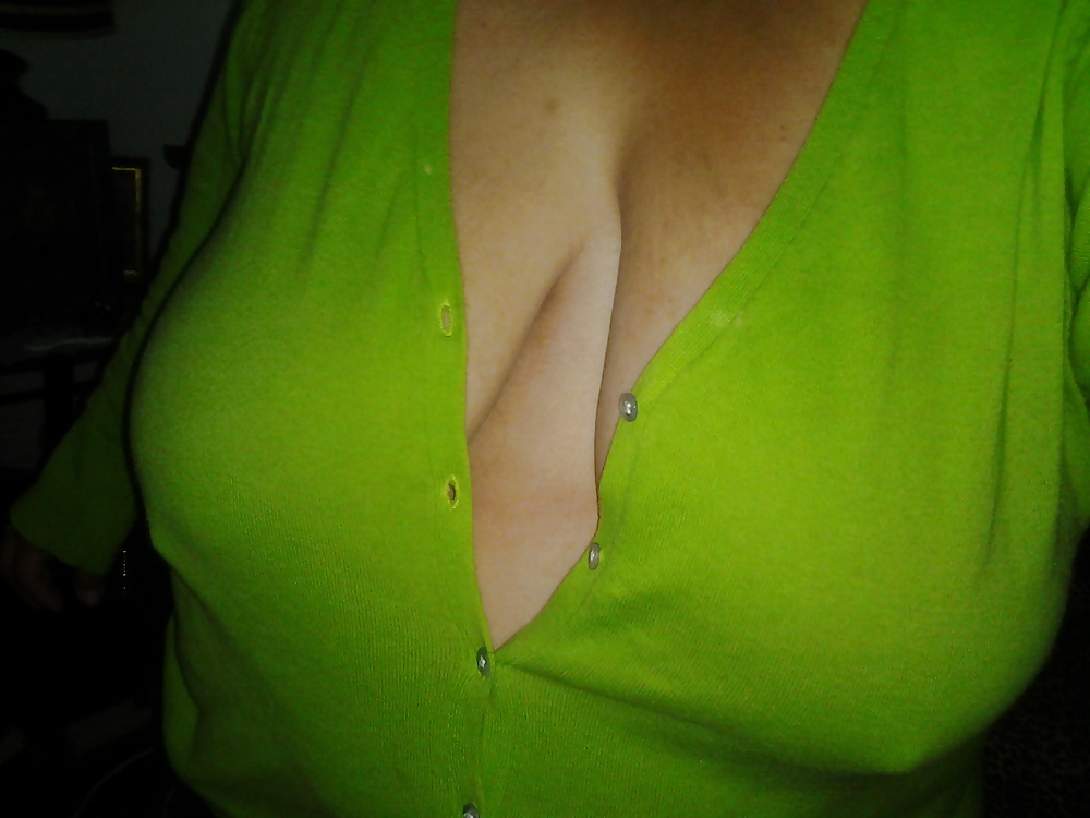 Consuming in green #9515266