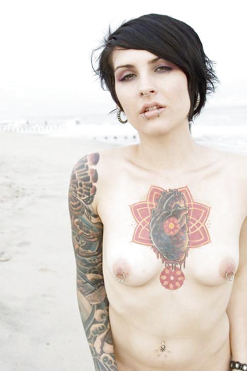 Ancora più ragazze tatuate 2 - punk - emo - bd71
 #4269233