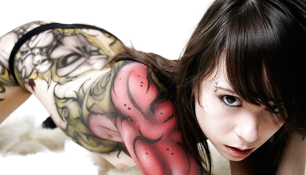 Ancora più ragazze tatuate 2 - punk - emo - bd71
 #4269466