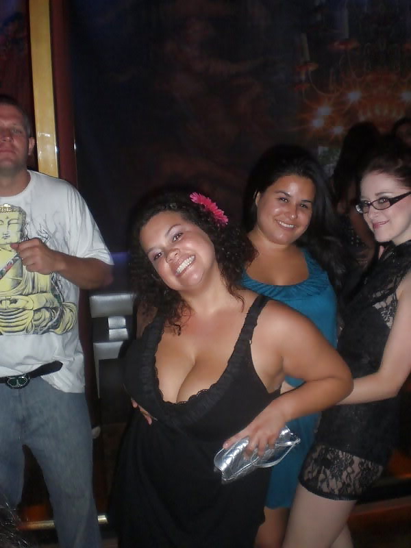 Big breast friends from club #1088972