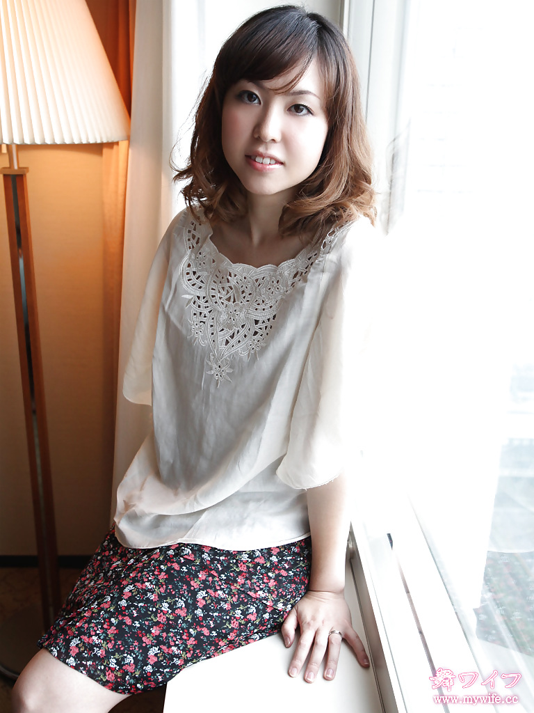 花岡なみえ 32歳
 #18649358
