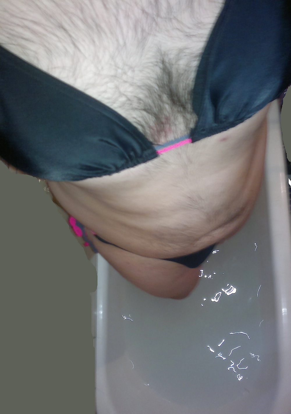 Studly Crossdresser in wet Bikini (DWT)