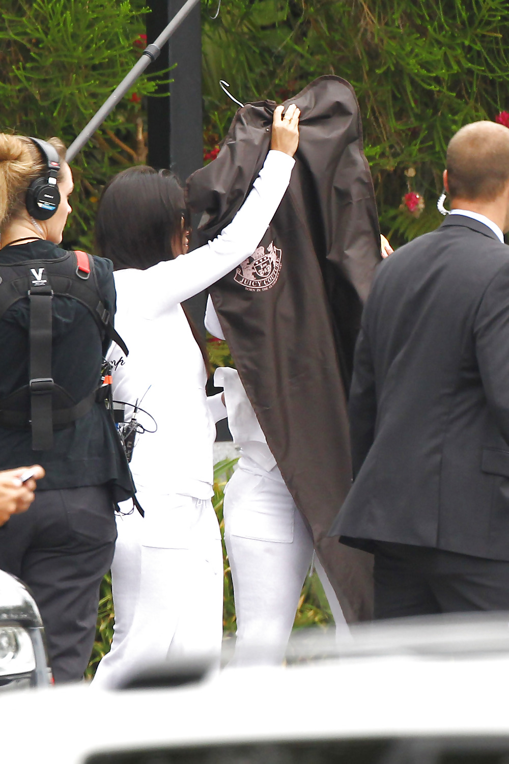 Kim Kardashian Leaving the 4 season hotel #5300359