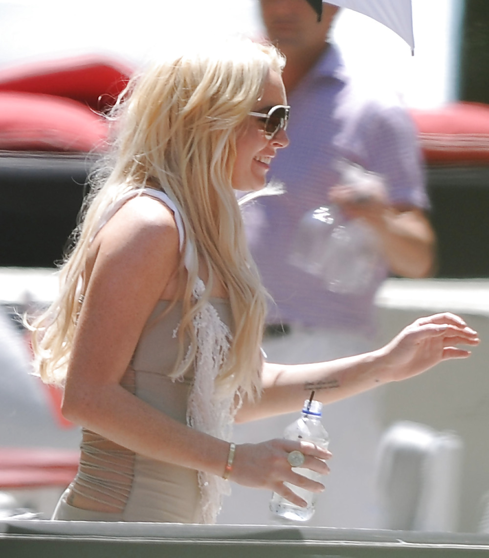 Lindsay Lohan Boobslip During PS in Miami #3873006