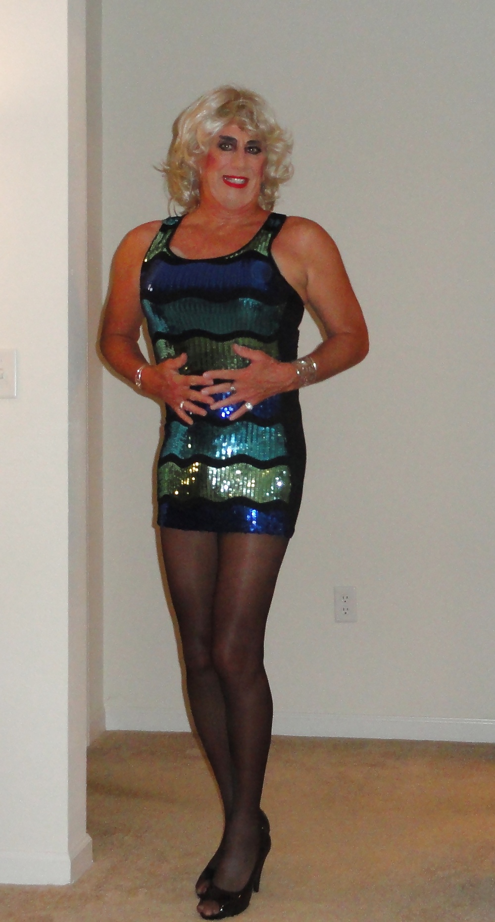 Animated slinky crossdresser  #9927857