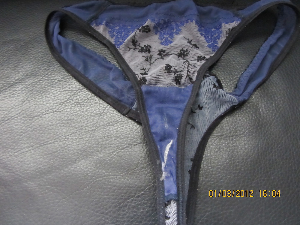 妻のパンツ
 #12542645