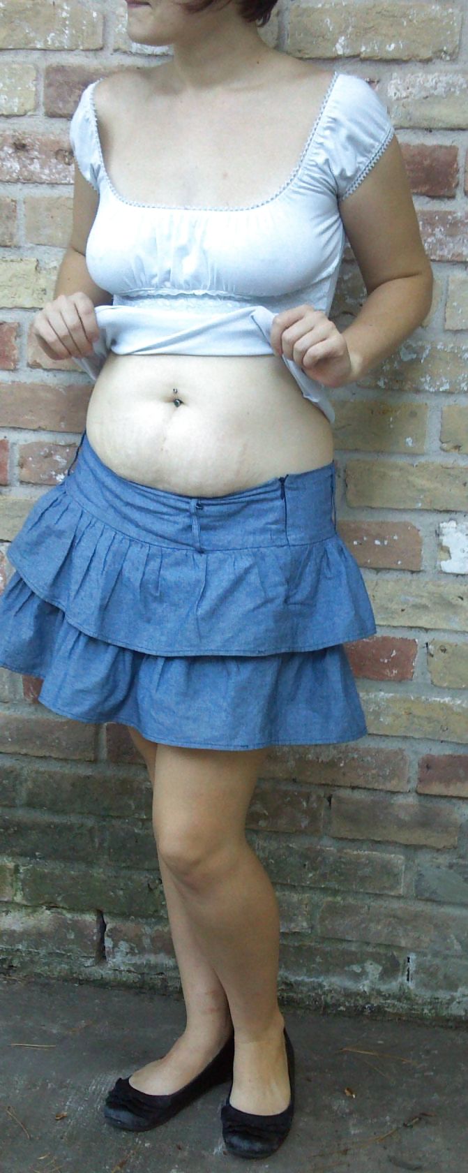 Pierced & spread wide open al aire libre
 #14097384