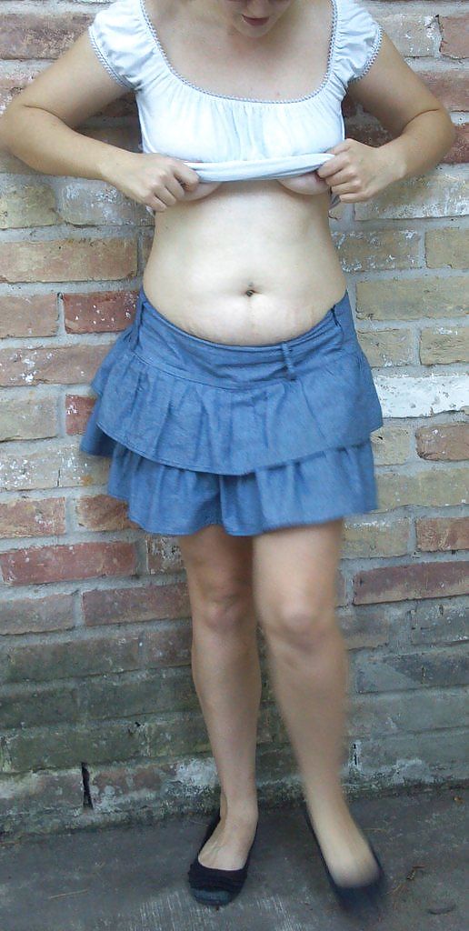 Pierced & spread wide open al aire libre
 #14097390