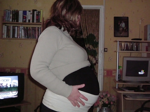 Brigitte enceinte
 #21496047