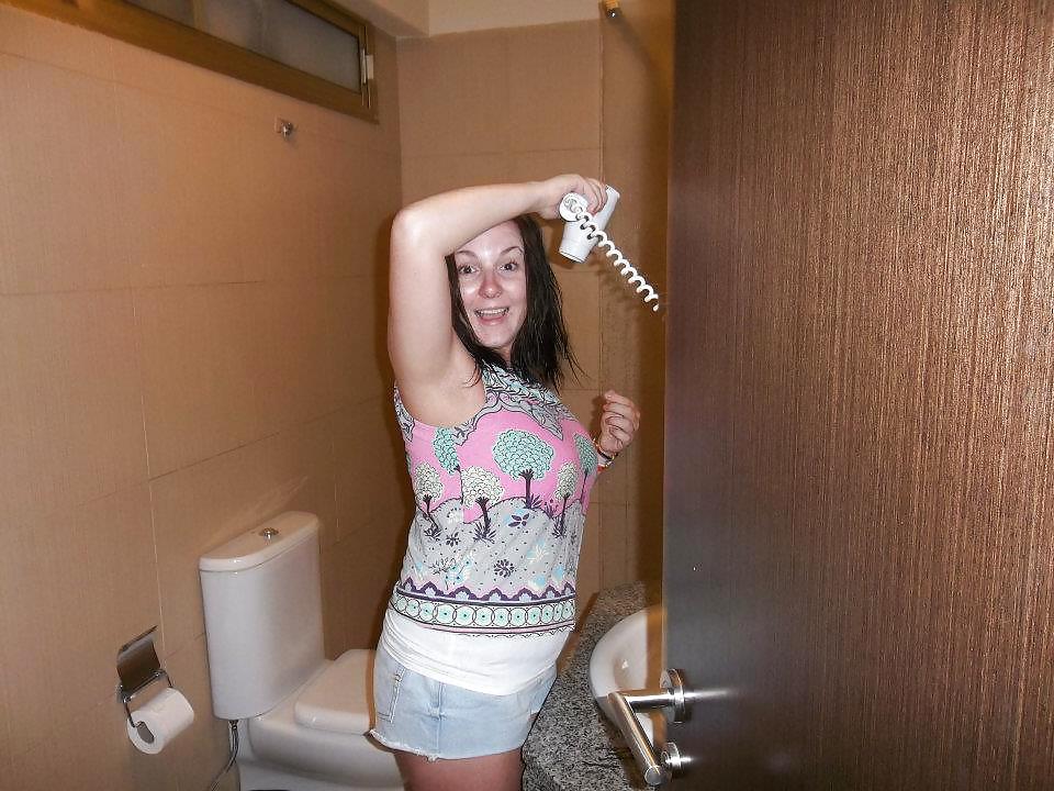 Facebook girl:yve
 #18454079