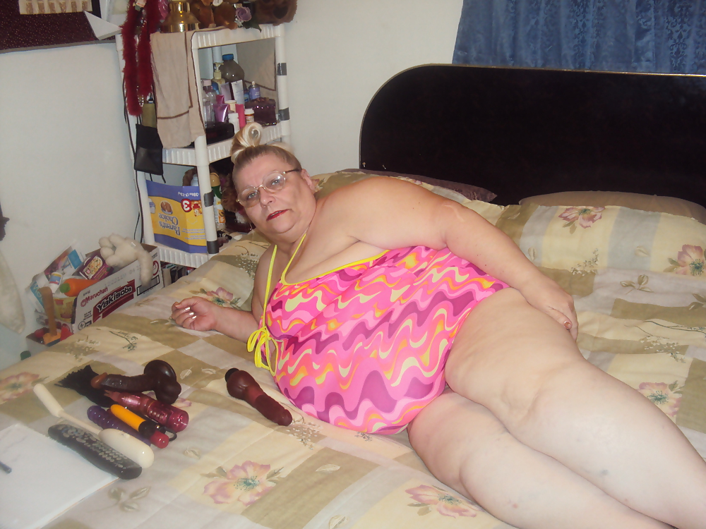 Showing off 4 u  #4017360