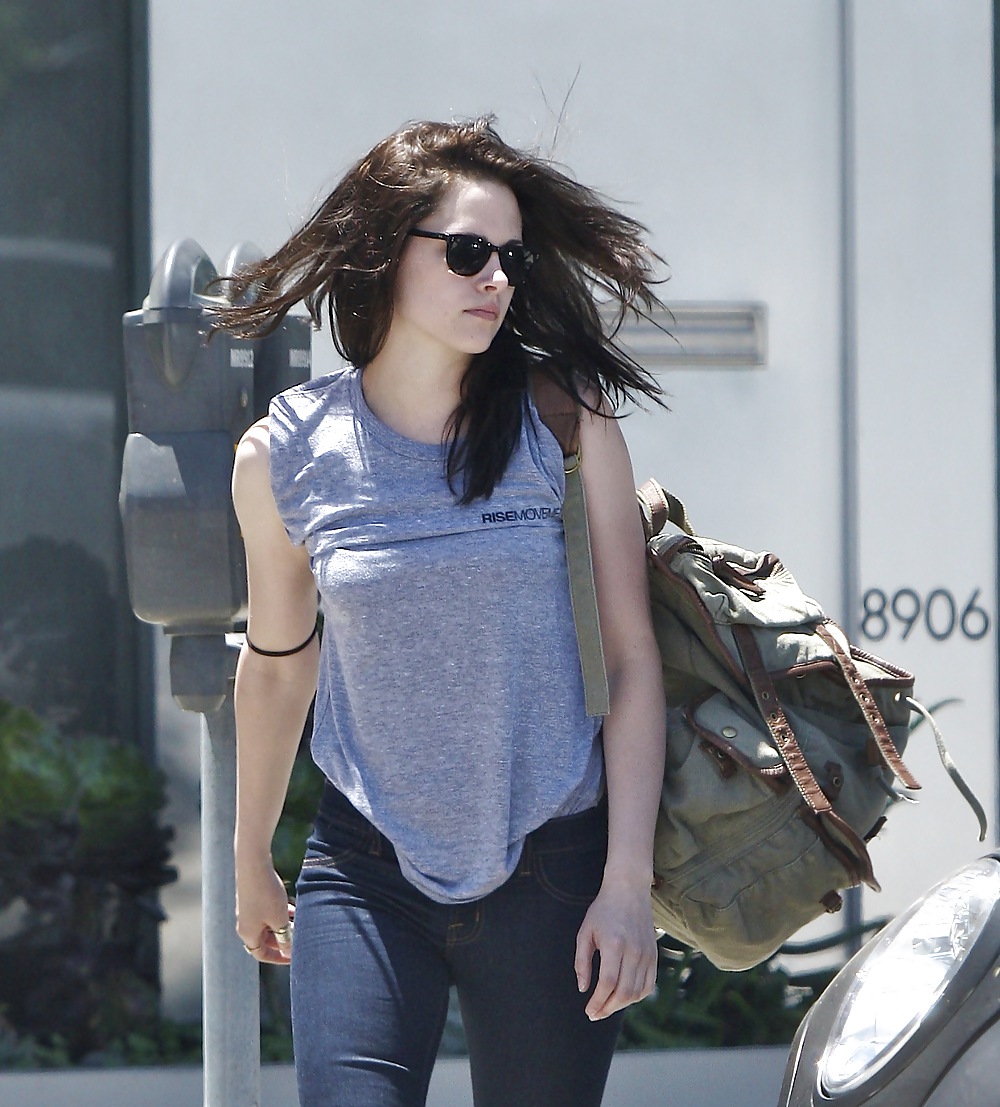 Kristen stewart es vista saliendo del gimnasio en west hollywood
 #5445984