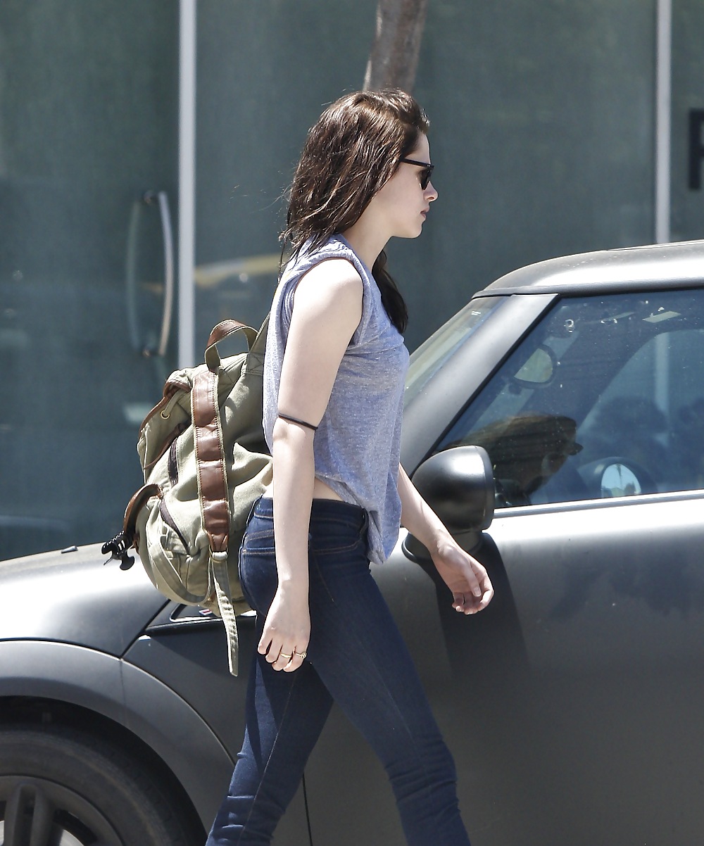 Kristen stewart es vista saliendo del gimnasio en west hollywood
 #5445999