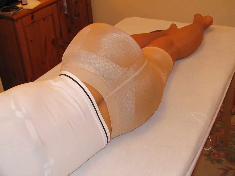 UK Newbie  Girdle Milf #9331525