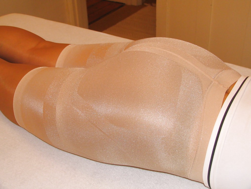 UK Newbie  Girdle Milf #9331530