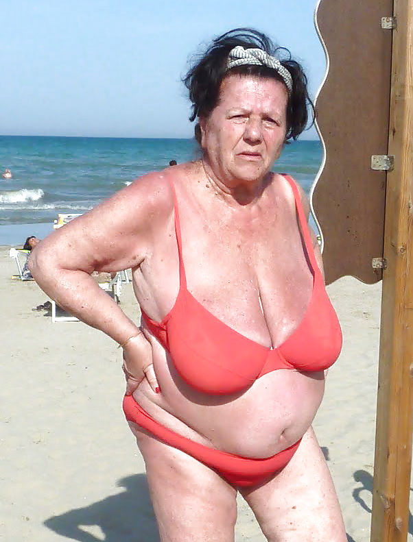 Gros Seins Mamie Et Plus Encore ... #11354643