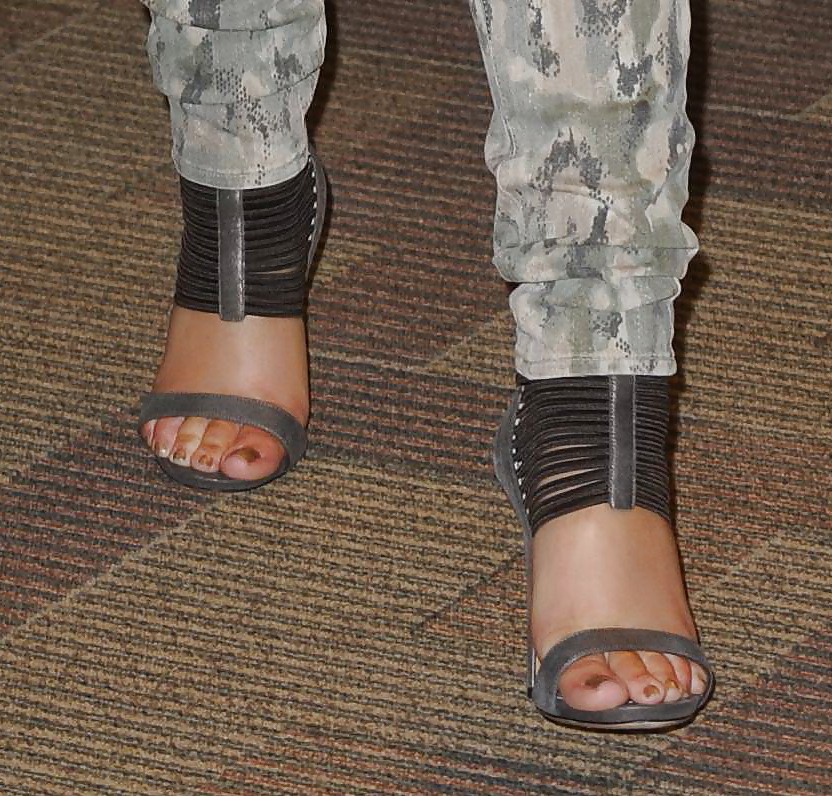 最もセクシーな feets 
 #3017682