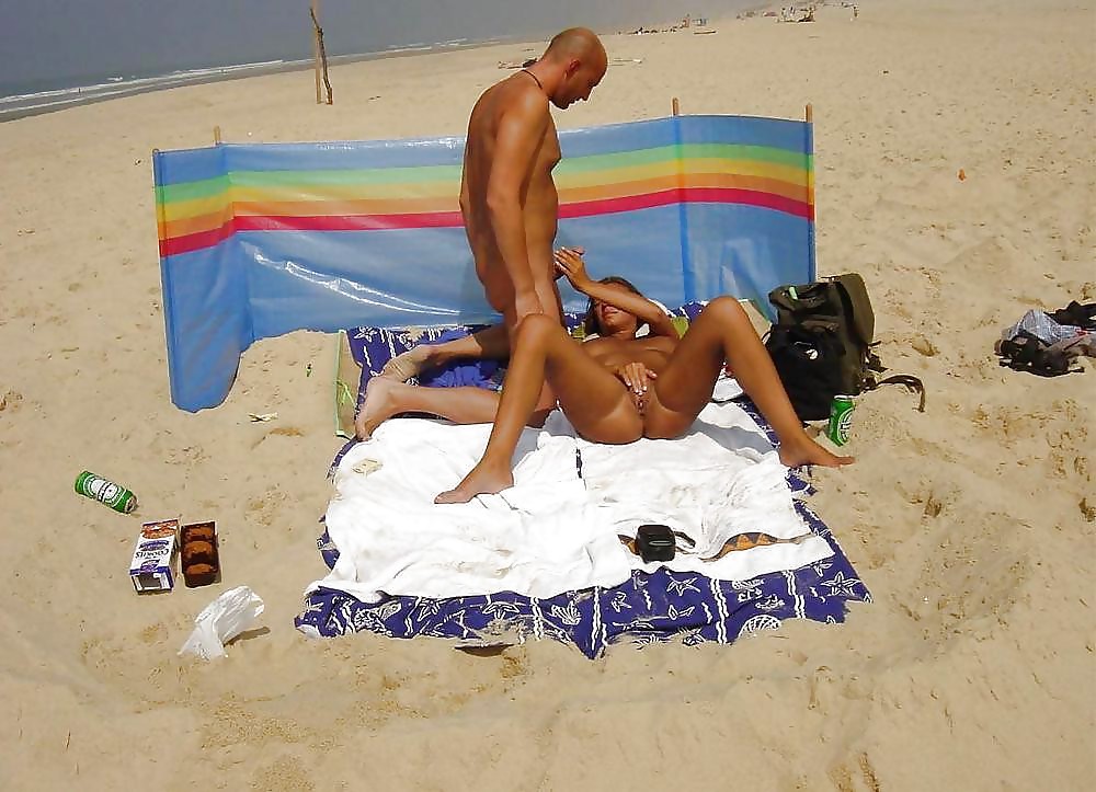 Set di sesso pubblico sulla spiaggia 1
 #18737165