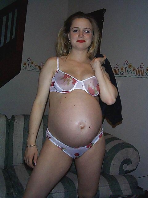 Preggy Blonde Aufstellung Rund Um Das Haus #12984939