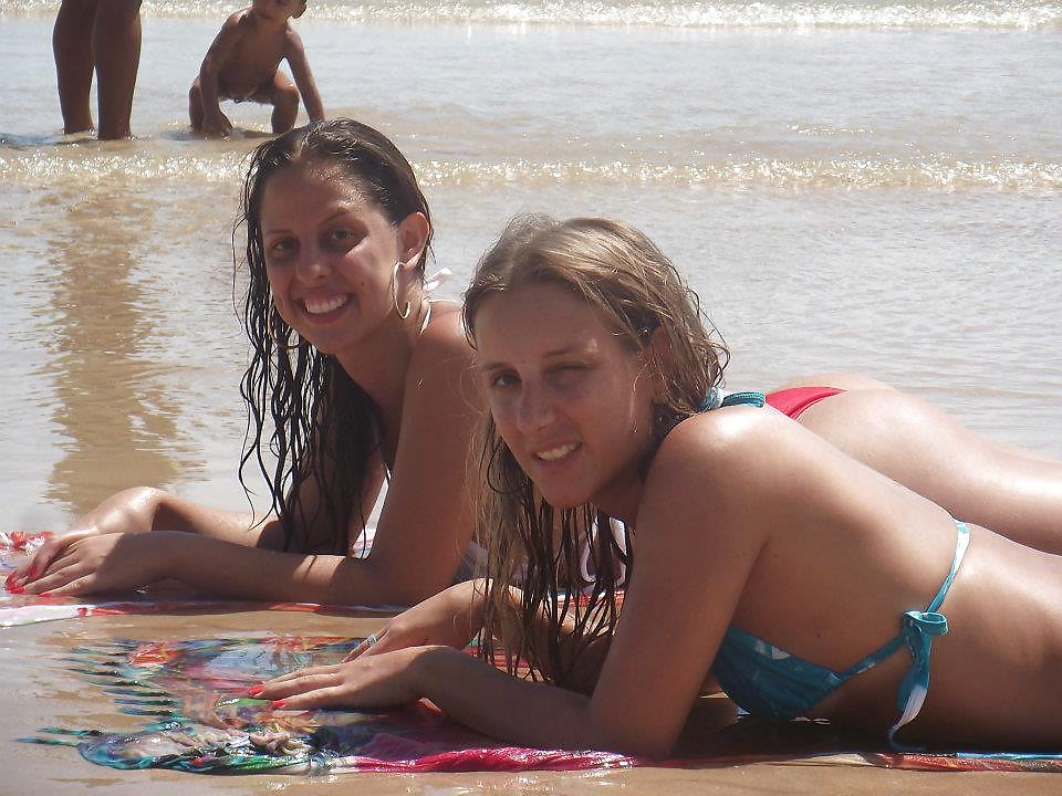 Heiße Brasilianische Mädchen Im Bikini N4 #13580337