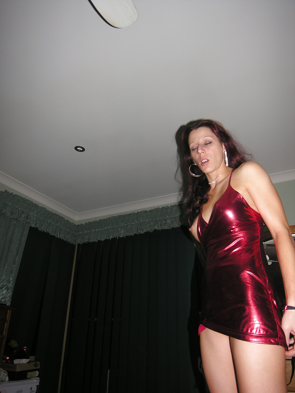 艶やかな赤いドレスを着た、もっと淫らなレキシ x0x
 #10679642