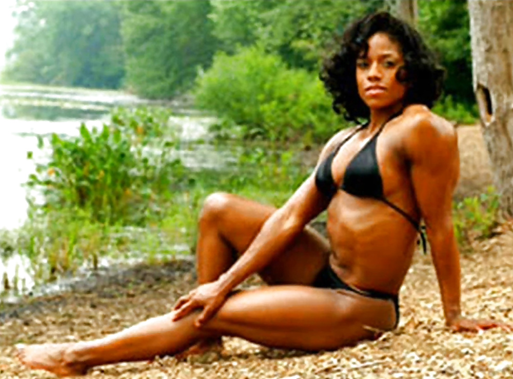 Stunning ebony bodybuilding goddess #12794927
