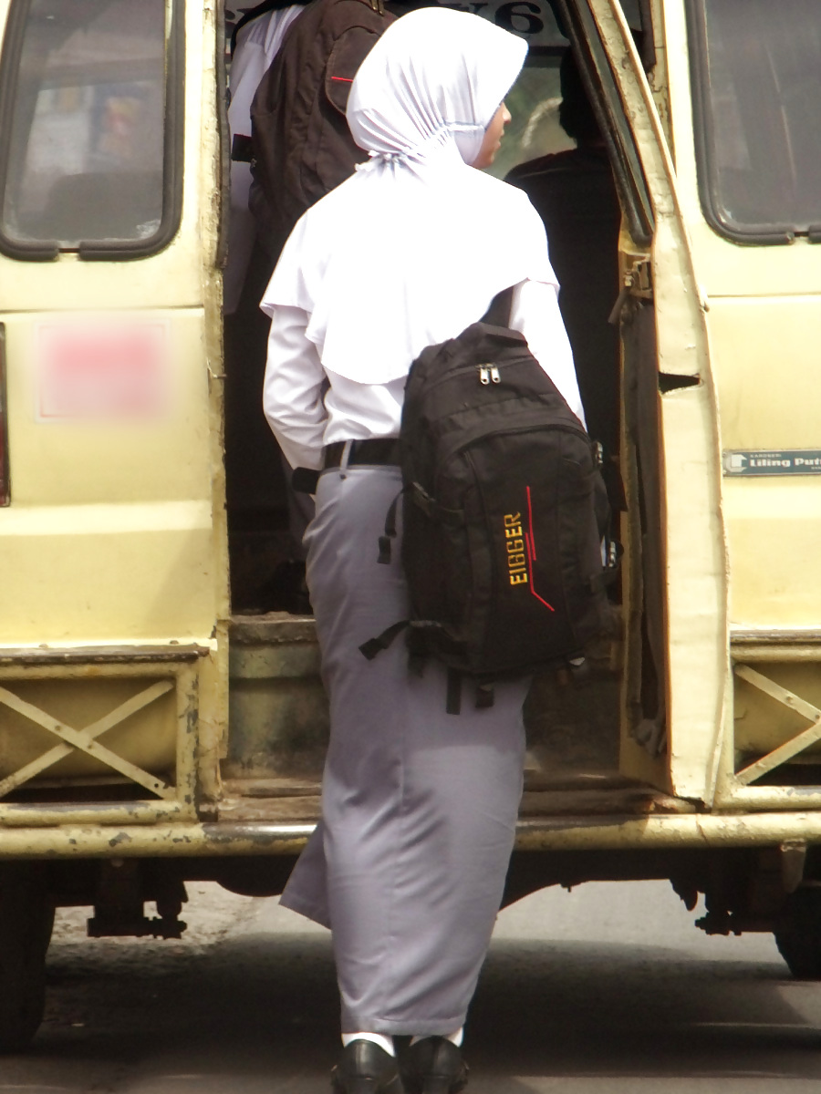 Schoolgirl Hijab's Ass Looks Sexy When Riding Public Trans #11106350