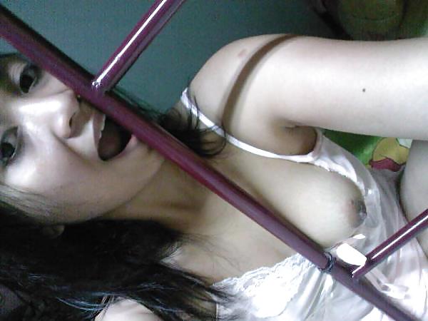 INDONESIA MODEL XII #10031223