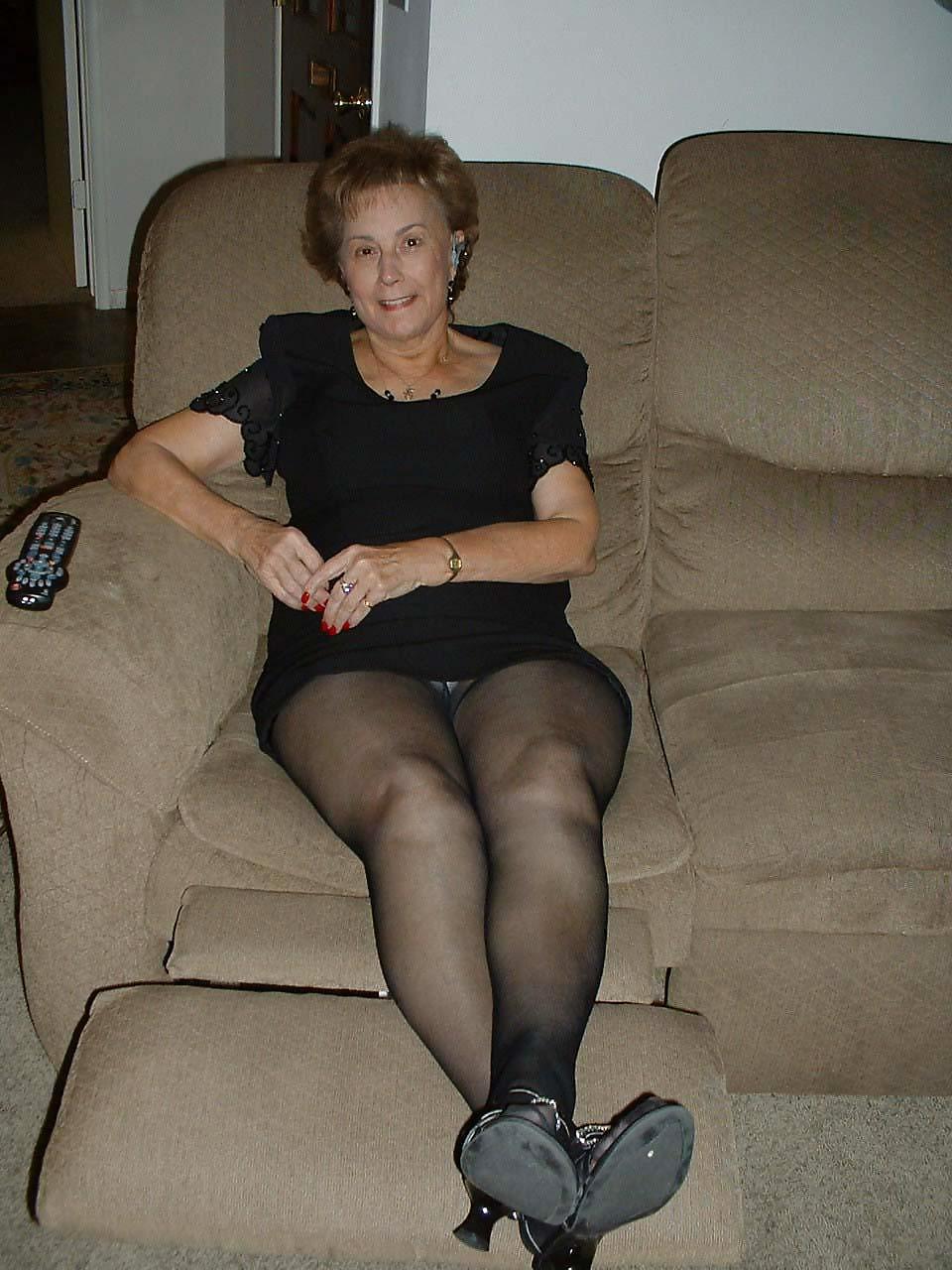 The Housewife 140 #9495894