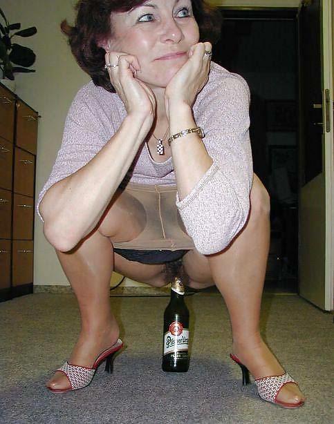The Housewife 140 #9495968