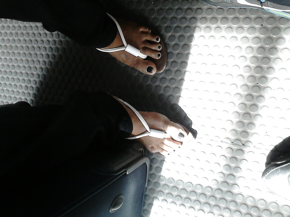 Piedi in autobus
 #22497973