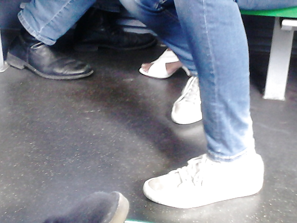 Feet in bus #22498000