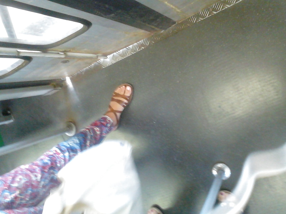 Füße In Bus #22498021